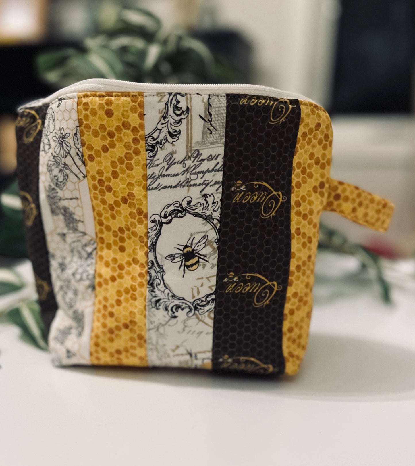 Boxed Zipper pouch